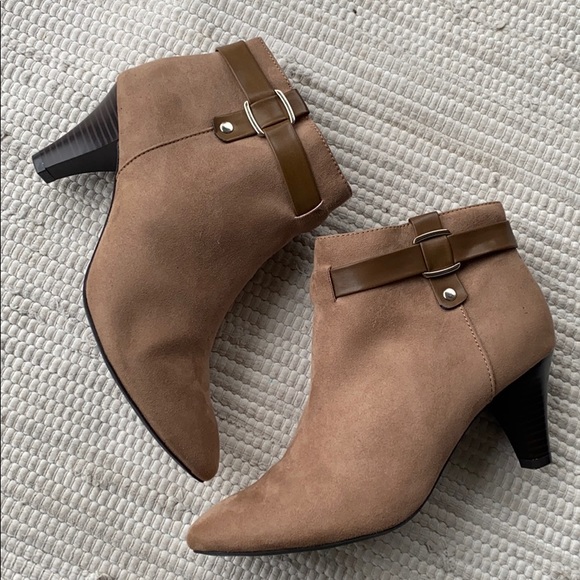 East 5th Shoes - East End & 5th memory foam Tan 8.5
